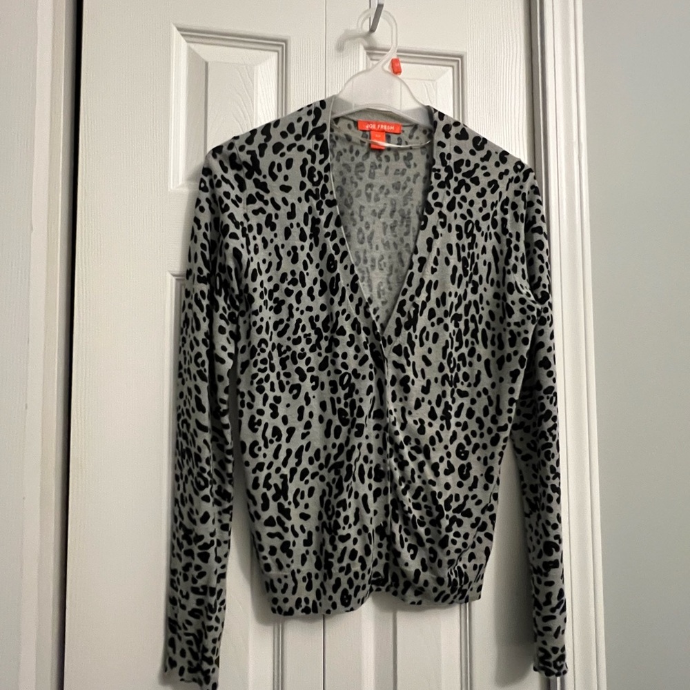 Gray Animal Print Sweater - Picture 2 of 8